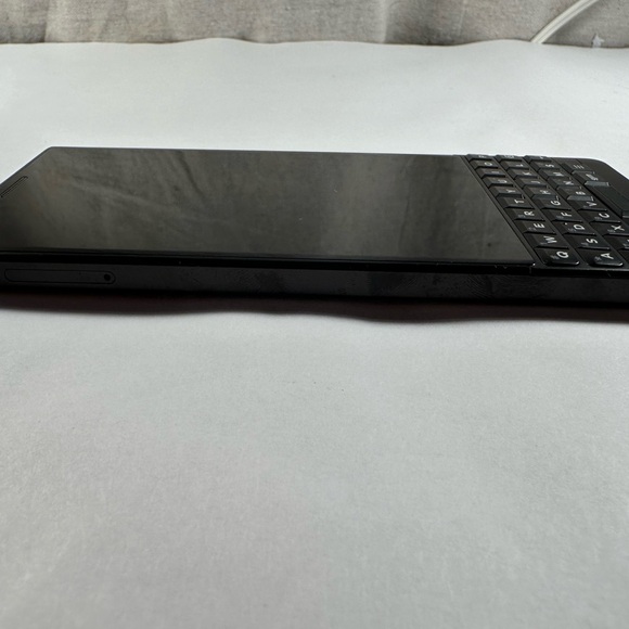 BlackBerry Key2 Unlocked - Picture 6 of 6